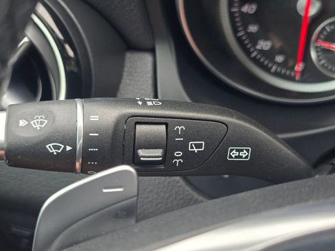 Used 2018 Mercedes-Benz GLA 250 4MATIC image 43