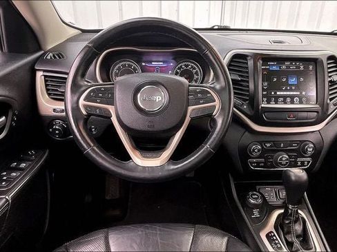 Used 2014 Jeep Cherokee Limited w/ Luxury Group AWD/4WD image 5