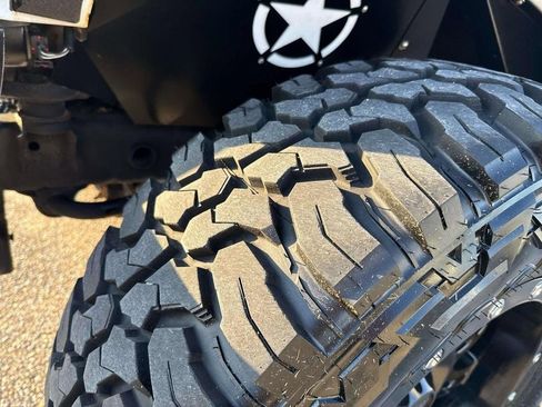 Used 2012 Jeep Wrangler Unlimited Sahara w/ Dual Top Group image 9