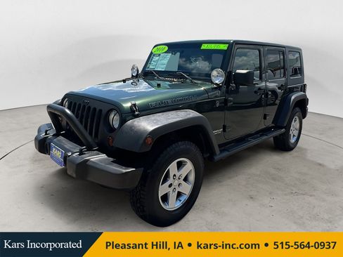 Used 2010 Jeep Wrangler Unlimited Rubicon w/ Trailer Tow Group AWD/4WD image 1