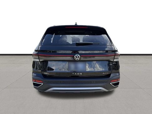 Used 2025 Volkswagen Taos SEL AWD/4WD image 4