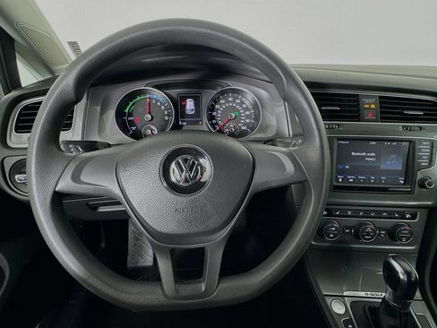 Used 2016 Volkswagen e-Golf SE w/ DC Fast Charging Package image 11