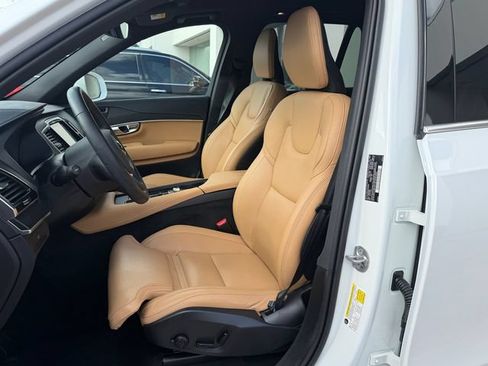 Certified 2025 Volvo XC90 B6 Ultra w/ Protection Package Premier AWD/4WD image 12