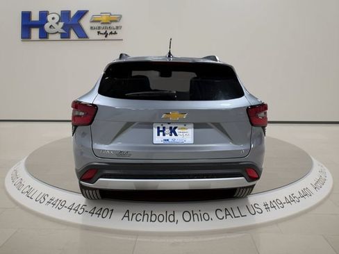 New 2026 Chevrolet Trax LT w/ Driver Confidence Package FWD image 5