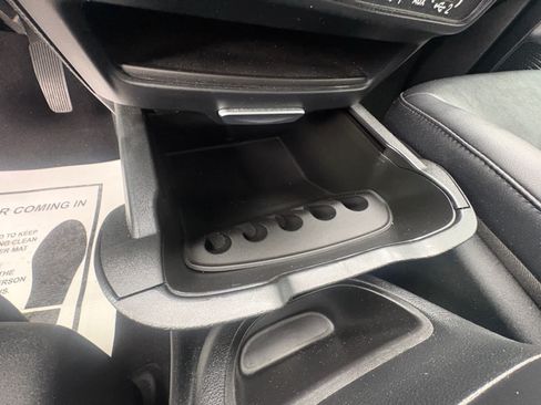 Used 2025 Chrysler Pacifica Select FWD image 30