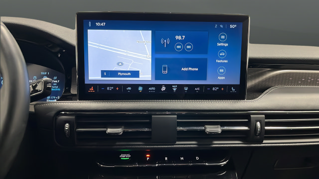 Used 2025 Lincoln Corsair Grand Touring AWD/4WD image 13