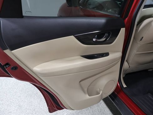 Used 2016 Nissan Rogue SL AWD/4WD image 18
