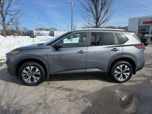 Used 2023 Nissan Rogue SV w/ SV Premium B Package image 7