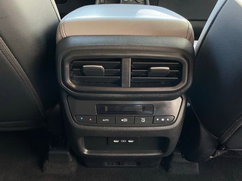 Certified 2025 Honda Pilot EX-L image 36