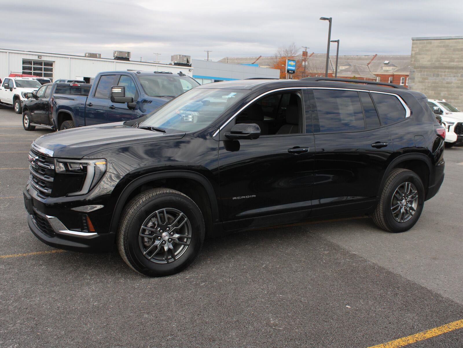 Certified 2026 GMC Acadia Elevation AWD/4WD image 5