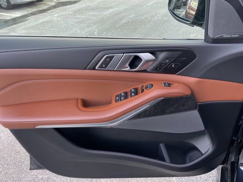 Used 2024 BMW X5 xDrive40i w/ Executive Package image 12