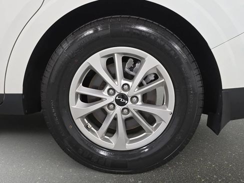 Used 2022 Kia Carnival LX FWD image 26