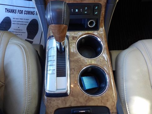 Used 2011 Buick Enclave CXL image 36