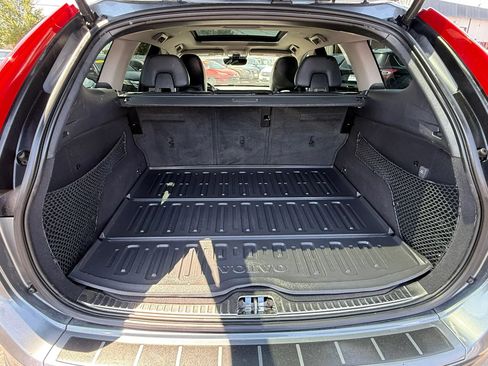 Used 2016 Volvo XC60 T6 w/ Proximity Package FWD image 32