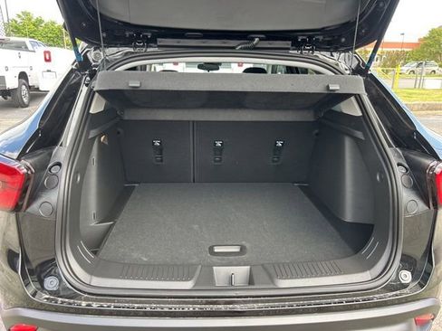 New 2026 Chevrolet Trax LT w/ Sunroof Package FWD image 27