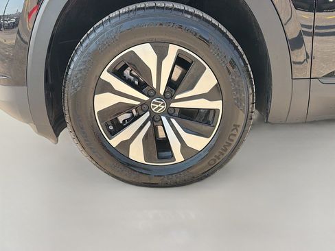 Used 2026 Volkswagen Atlas SE FWD image 40