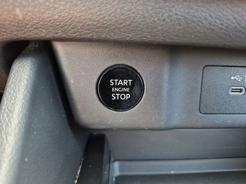 Used 2025 Nissan Rogue SV w/ SV Premium Package FWD image 26