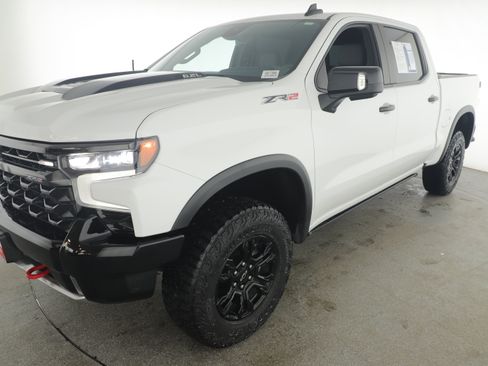 Used 2023 Chevrolet Silverado 1500 ZR2 w/ Technology Package image 3