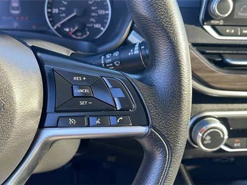 Used 2023 Nissan Altima 2.5 SV image 23