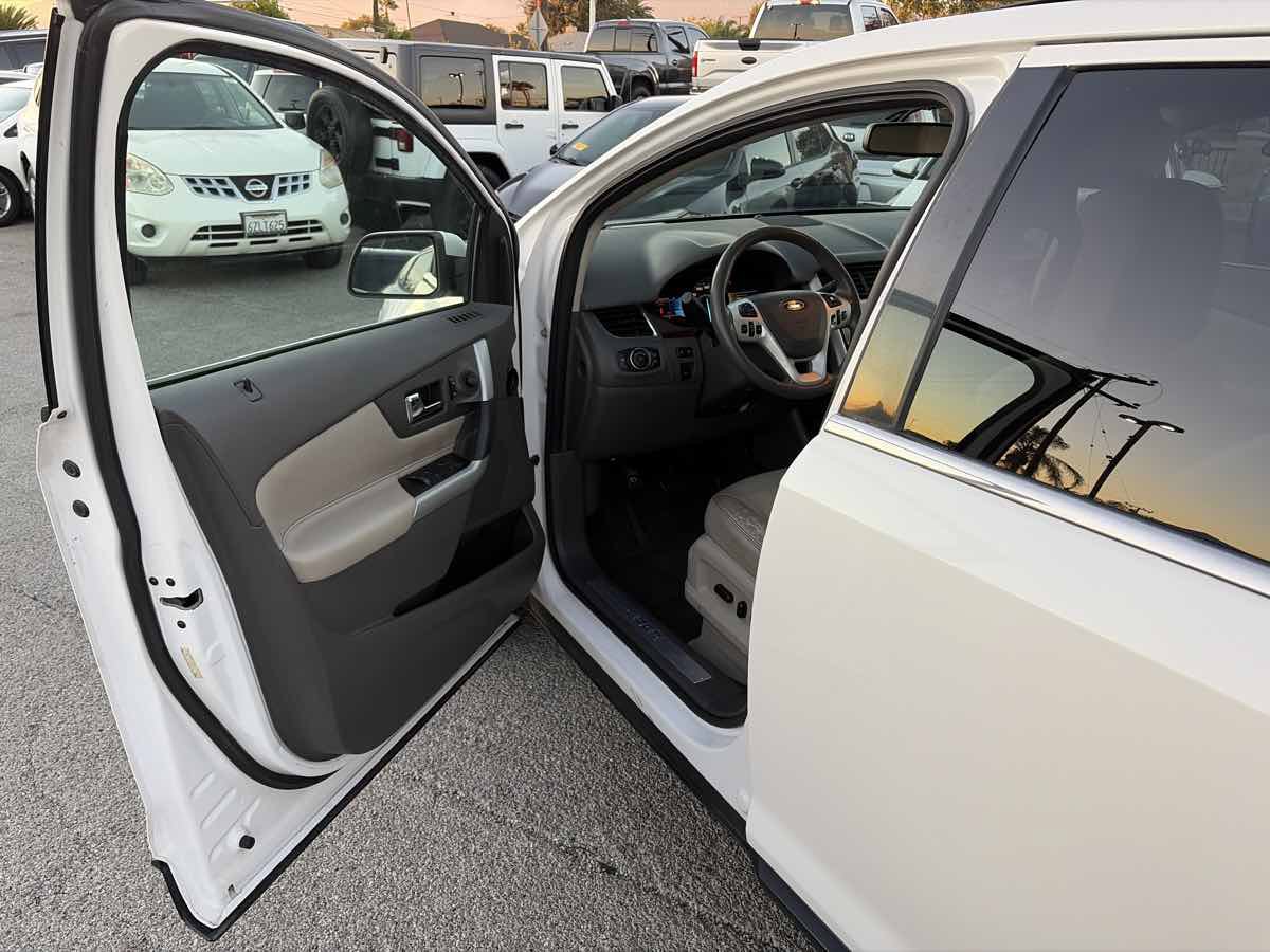 Used 2013 Ford Edge Limited FWD image 6