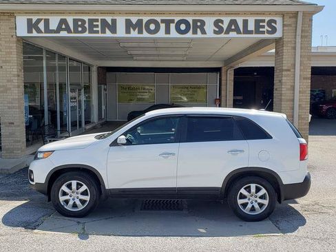 Used 2013 Kia Sorento LX w/ Value Pkg FWD image 2