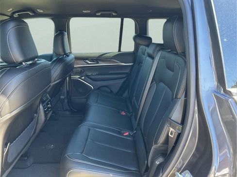 New 2026 Jeep Grand Cherokee Limited RWD image 10