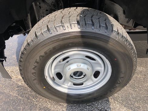 Used 2021 Ford F350 XL w/ Power Equipment Group AWD/4WD image 11