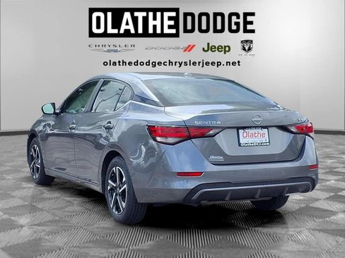 Used 2024 Nissan Sentra SV FWD image 3