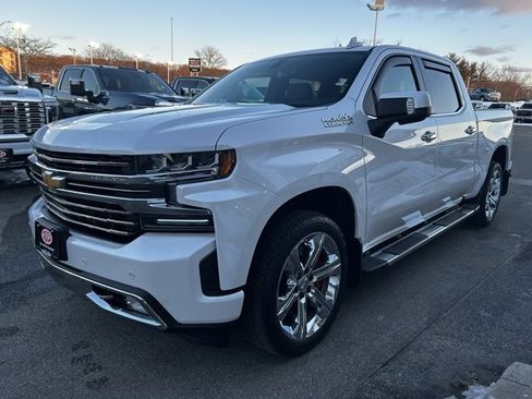 Used 2019 Chevrolet Silverado 1500 High Country image 3