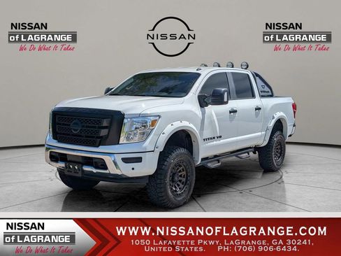 Used 2020 Nissan Titan SV w/ SV Convenience Package AWD/4WD image 1