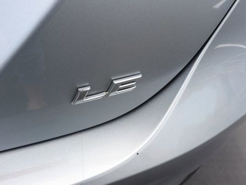 Used 2020 Toyota Camry LE FWD image 7