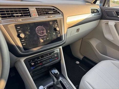 Used 2022 Volkswagen Tiguan SE AWD/4WD image 90