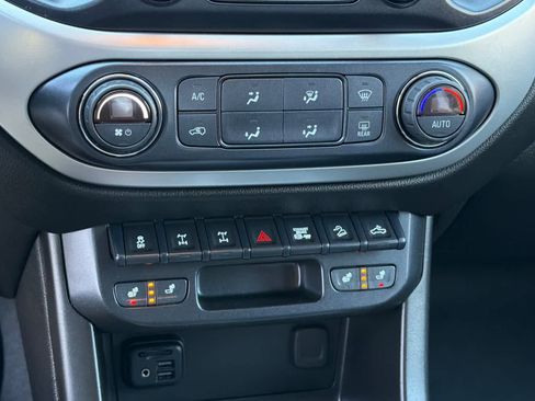 Used 2019 Chevrolet Colorado ZR2 image 21