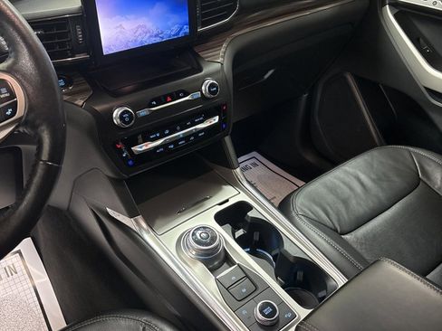 Used 2020 Ford Explorer Limited w/ Class III Trailer Tow Package image 16