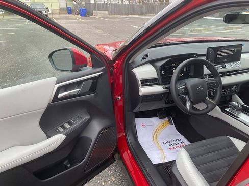 New 2025 Mitsubishi Outlander SEL AWD/4WD image 10