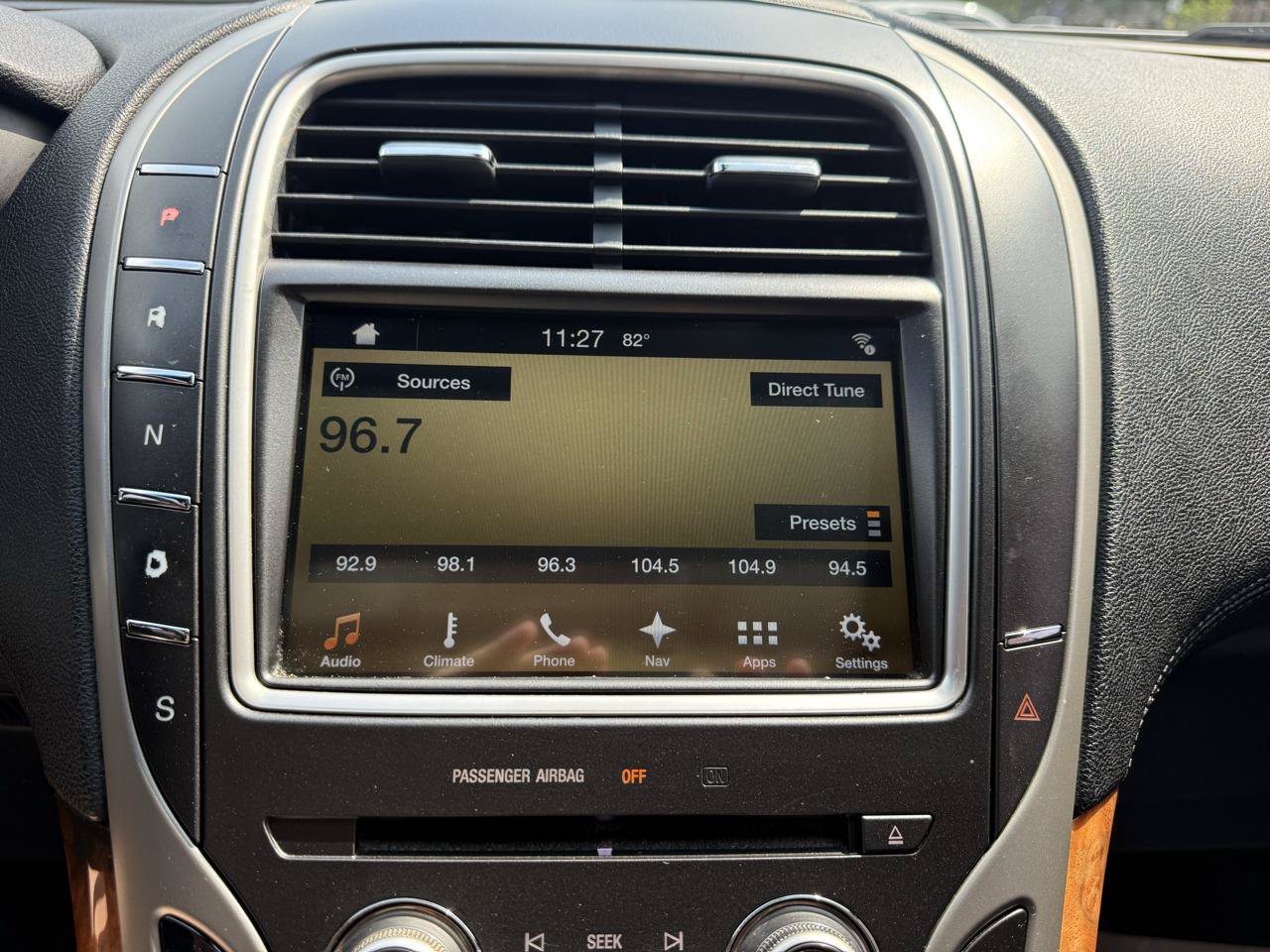 Used 2016 Lincoln MKX Select w/ Select Plus Package AWD/4WD image 10