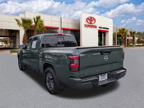 Used 2025 Nissan Frontier SL image 6