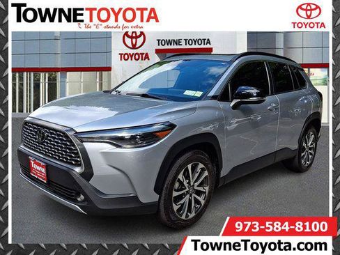 Certified 2025 Toyota Corolla Cross XLE w/ Convenience Package AWD/4WD image 1