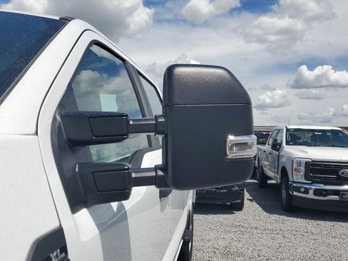 New 2026 Ford F250 XL w/ XL Chrome Package image 5