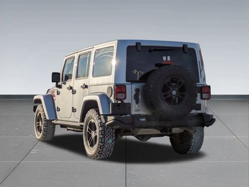 Used 2017 Jeep Wrangler Unlimited Sahara image 4