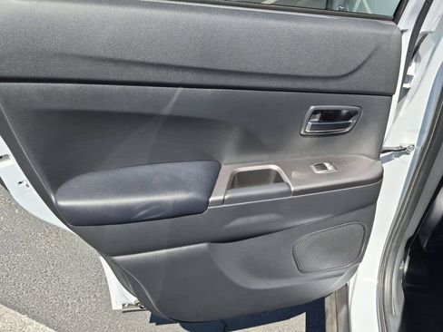 Used 2025 Mitsubishi Outlander Sport SE AWD/4WD image 26