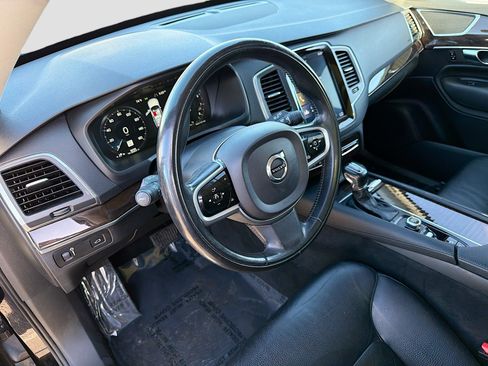Used 2019 Volvo XC90 T6 Momentum image 25