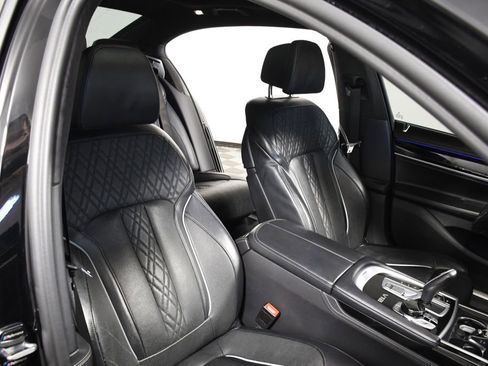 Used 2020 BMW M760i xDrive w/ Luxury Rear Seating Package AWD/4WD image 20