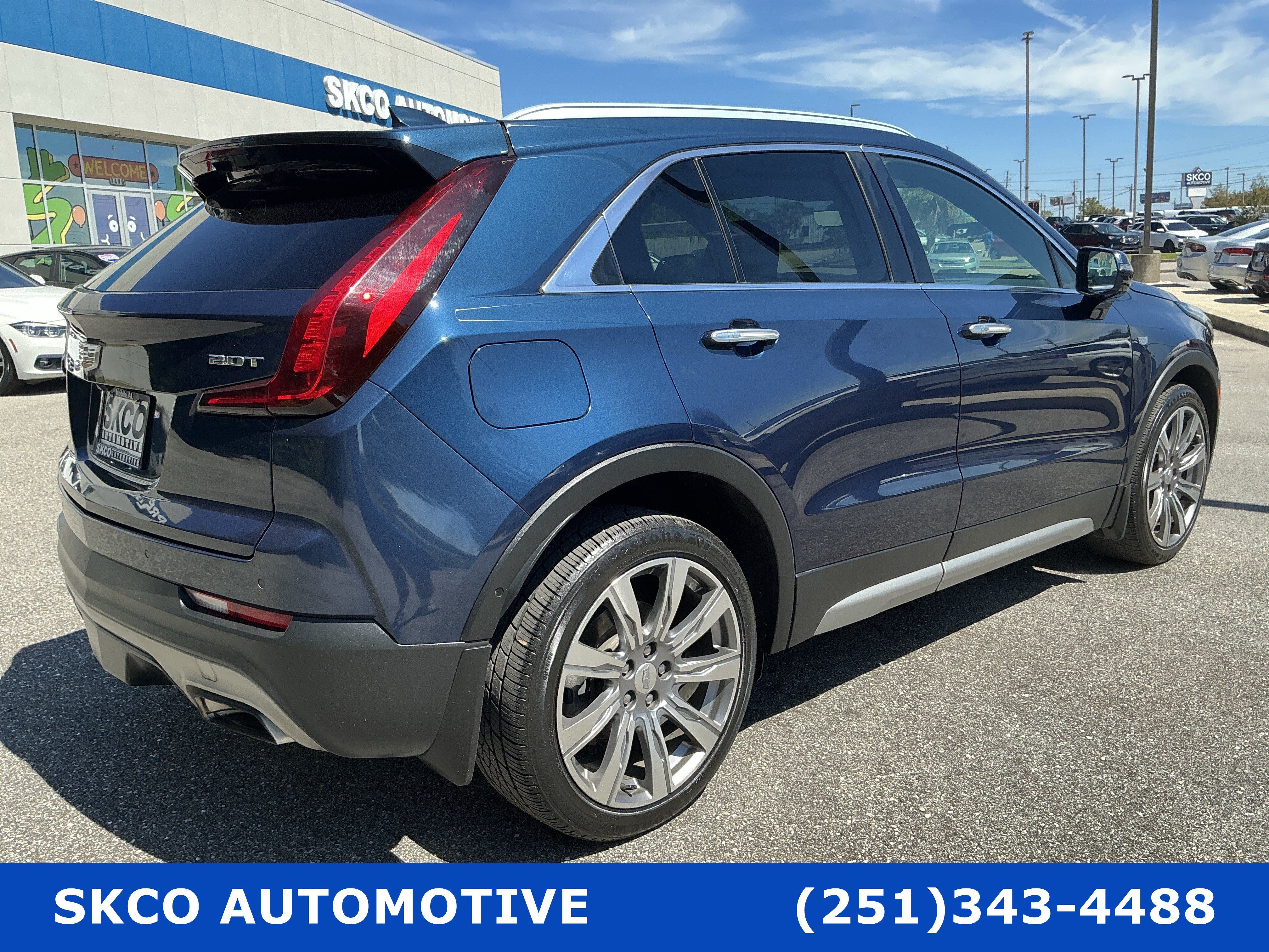 Used 2019 Cadillac XT4 Premium Luxury w/ Technology Package FWD image 5