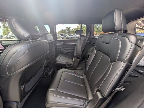 New 2025 Jeep Grand Cherokee L Limited w/ Black Appearance Package image 12