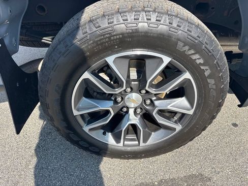 Used 2024 Chevrolet Silverado 1500 LT AWD/4WD image 12