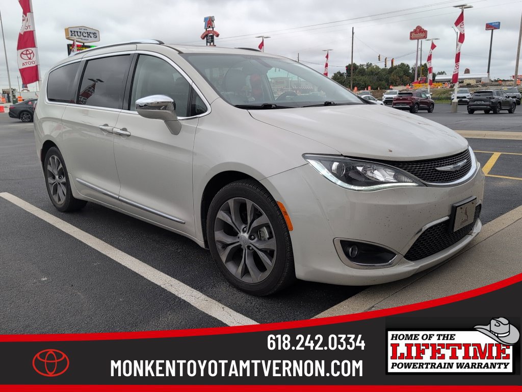 Used 2020 Chrysler Pacifica Limited w/ Tire & Wheel Group FWD image 1