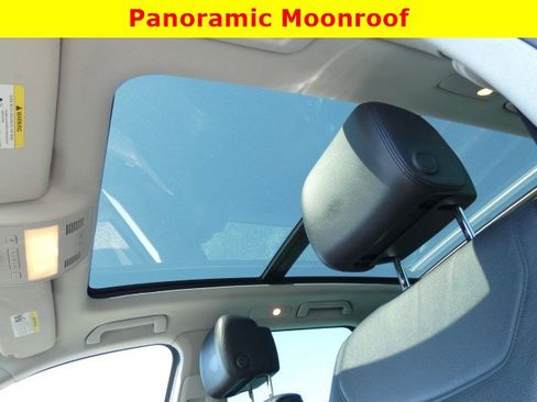 Used 2012 Volkswagen Touareg Executive image 14