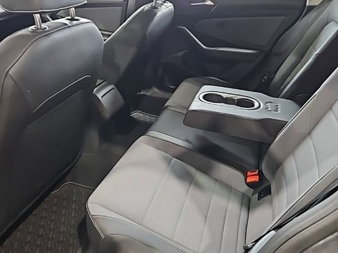 Used 2025 Volkswagen Jetta SE image 22