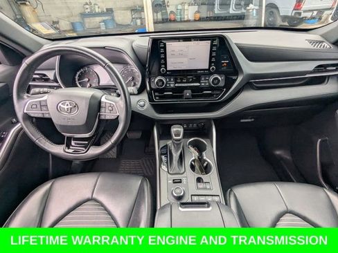 Used 2022 Toyota Highlander XSE AWD/4WD image 16